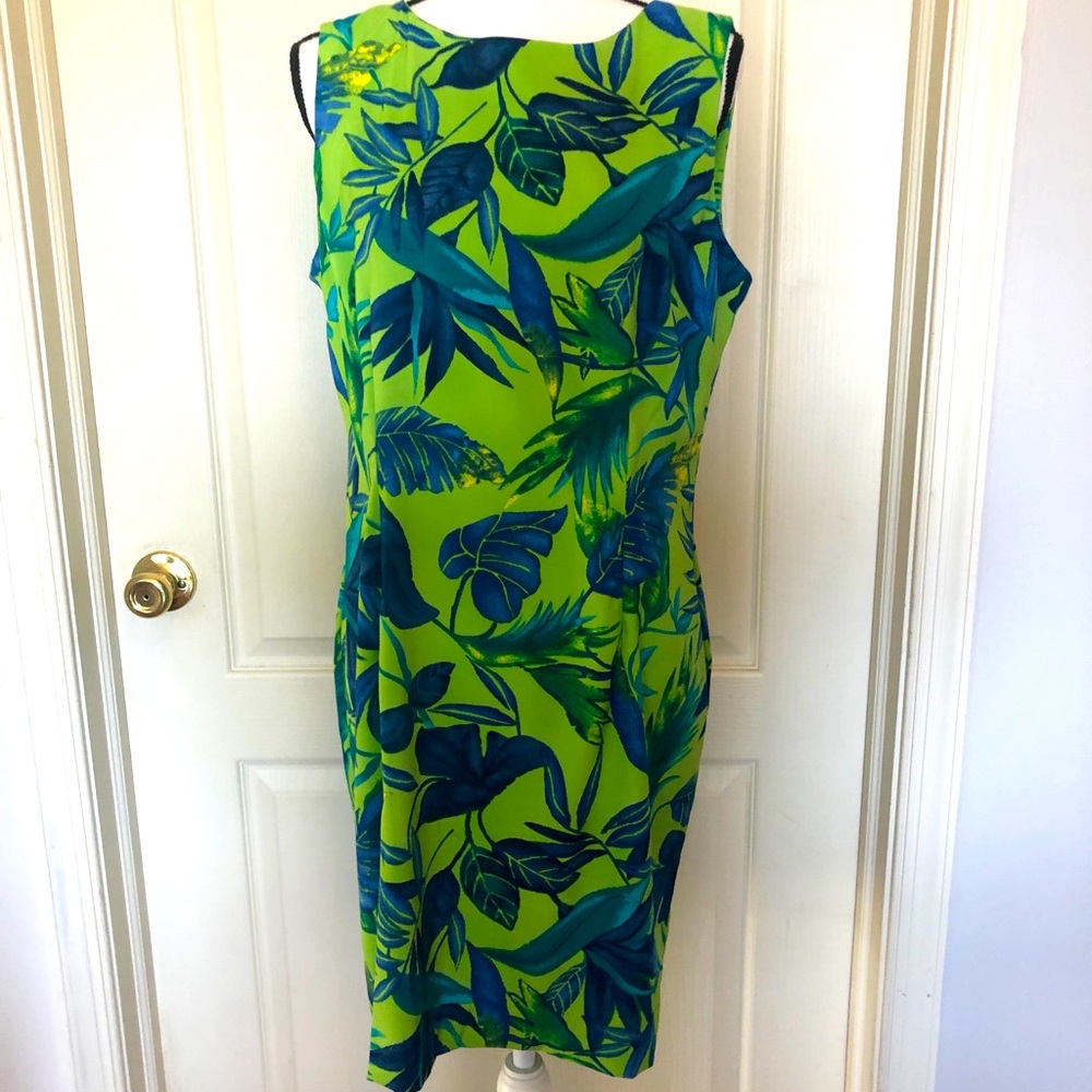Green/Leaf design dress